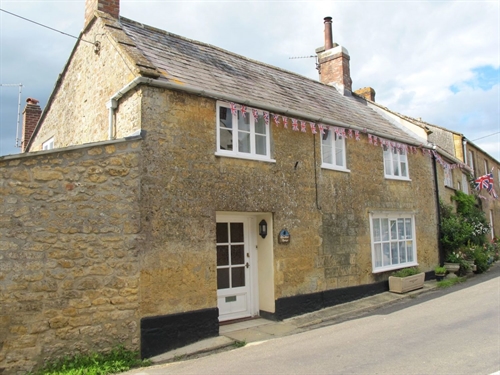 Dream Cottages In Dorset Sandy Beaches Bustling Harbour At